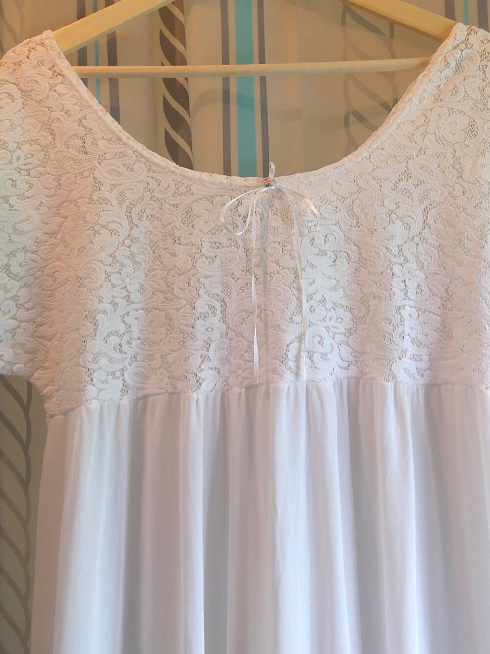 Vintage "Lorraine" Midi Nightgown Elastic Lace Upper Floaty Skirt Woman M